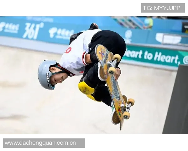 杭州滑板精英赛点评：滑板队默契配合展现团队实力与风采