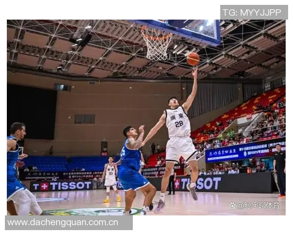 深圳篮球队灵活性变革引发热议如何提升球队竞争力与战术创新 深圳篮球队灵活性变革引发热议如何提升球队竞争力与战术创新