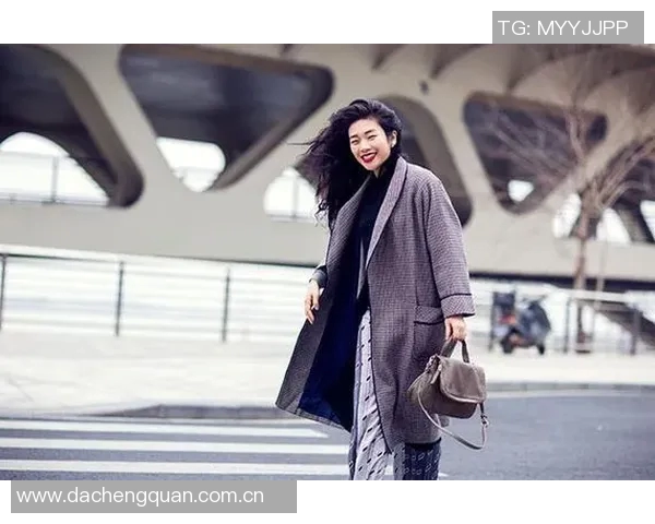 足球明星们的时尚选择小包揭秘引领潮流的新风尚与搭配技巧 足球明星们的时尚选择小包揭秘引领潮流的新风尚与搭配技巧