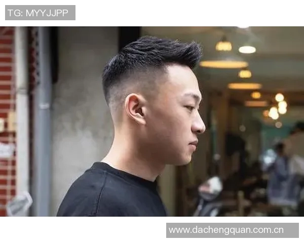 足球明星合照头像男生展现魅力与风采的精彩瞬间 足球明星合照头像男生展现魅力与风采的精彩瞬间